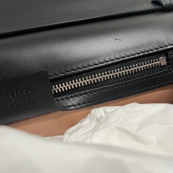 New Authentic GUCCI  Lilith medium  top handles tote - Picture 11 of 14